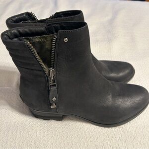 Sorel Black Leather Ankle Boots